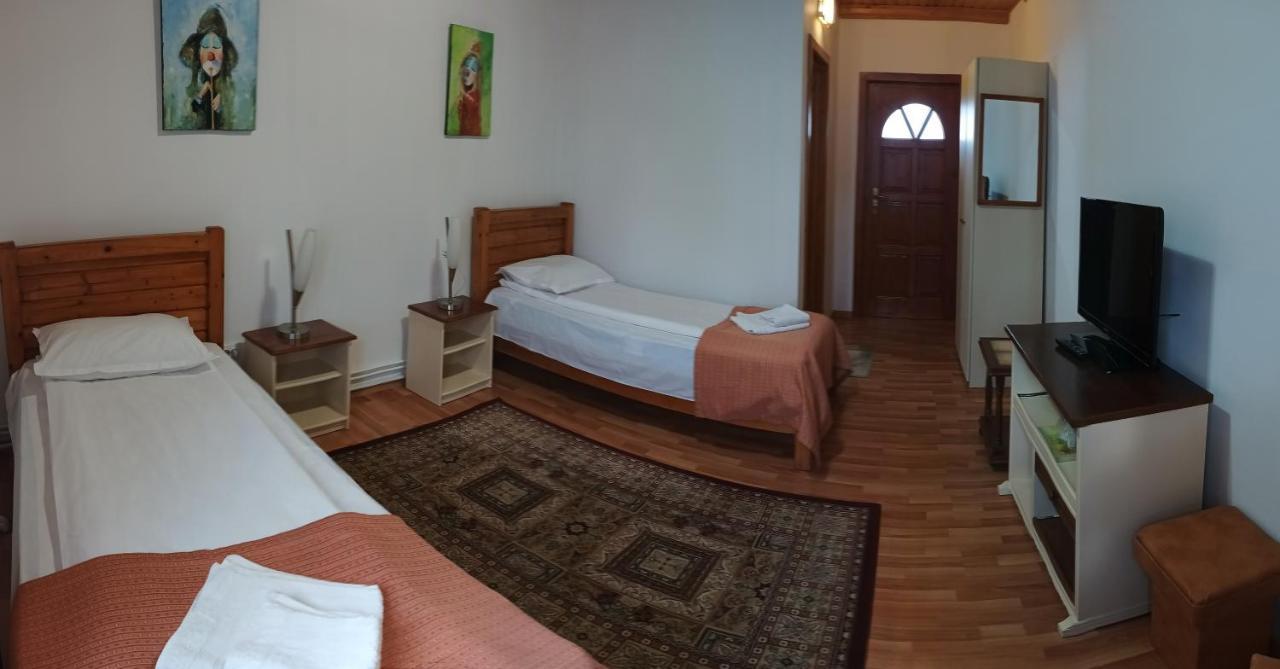 Pensiunea Ara Alba Iulia Exteriör bild
