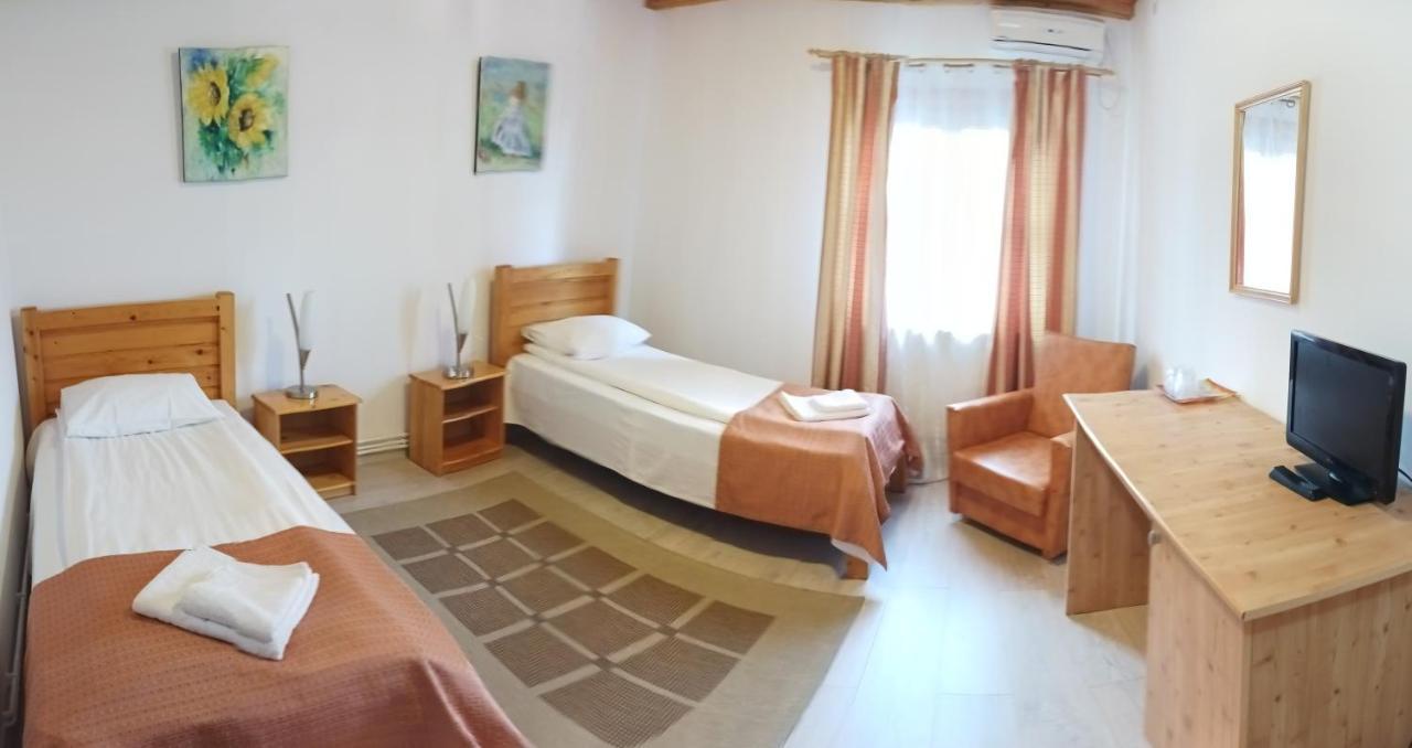 Pensiunea Ara Alba Iulia Exteriör bild
