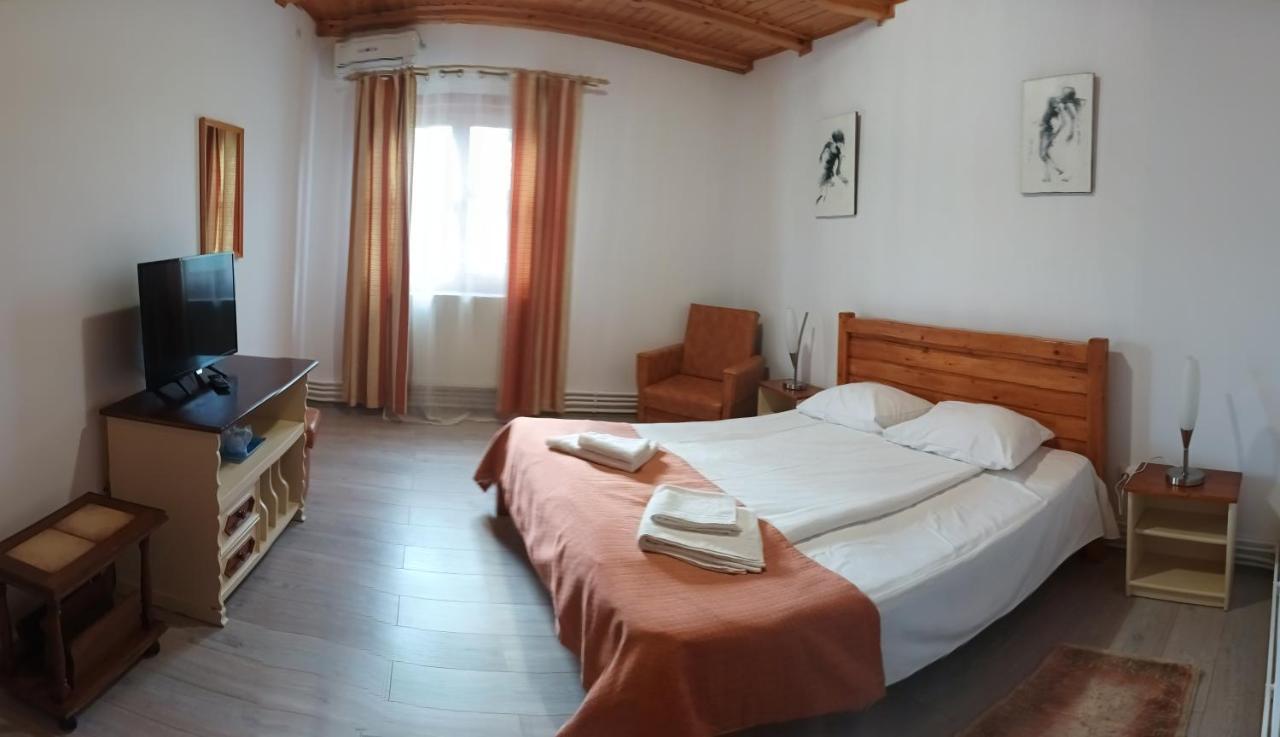 Pensiunea Ara Alba Iulia Exteriör bild